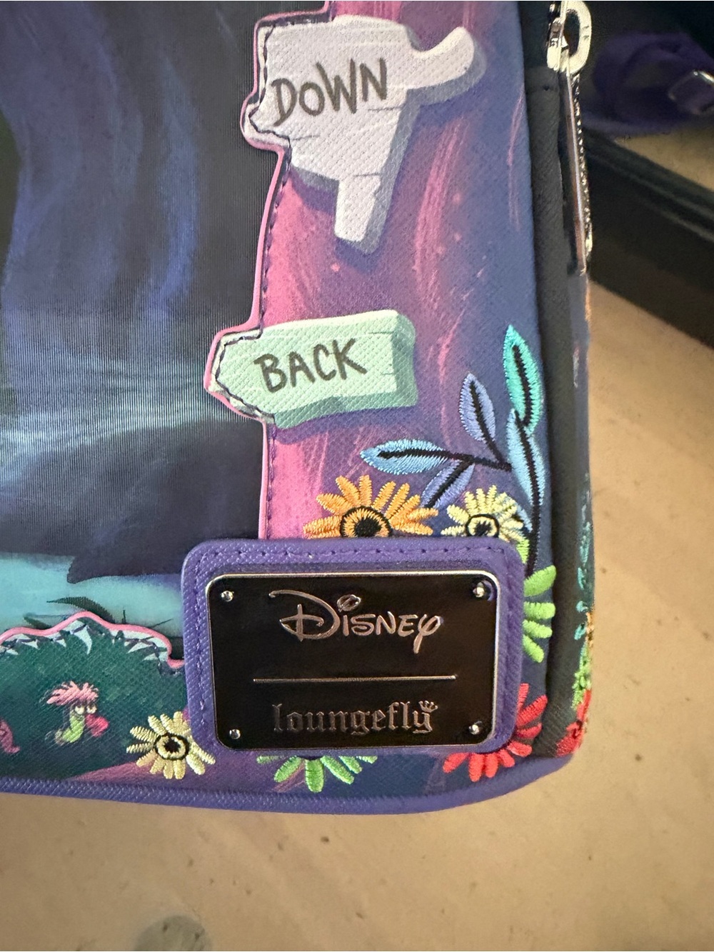 Disney Purple & Teal Alice in Wonderland with disappearing cheshire cat - Picture 6 of 8